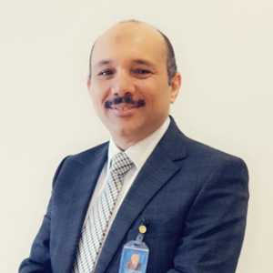 <a href='https://www.kuwaiteyecenter.com/medical-team/#memberno13'>Dr. Ahmed Aly Abdelaziz Ahmed</a>